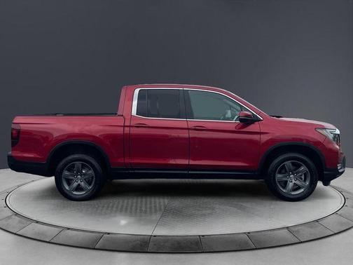 Radiant Red Metallic II 2023 Honda Ridgeline RTL