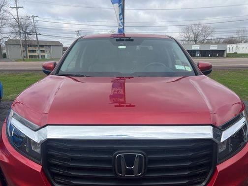 Radiant Red Metallic II 2023 Honda Ridgeline RTL