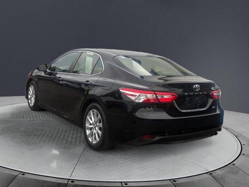 Midnight Black Metallic 2018 Toyota Camry LE