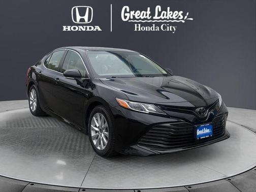 Midnight Black Metallic 2018 Toyota Camry LE