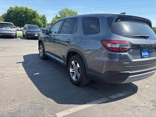 Gray 2025 Honda Pilot EX-L
