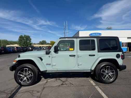 Earl Clearcoat 2024 Jeep Wrangler 4xe Sport