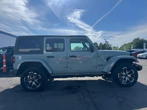 Earl Clearcoat 2024 Jeep Wrangler 4xe Sport