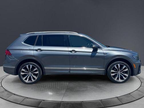 Platinum Gray Metallic 2021 Volkswagen Tiguan 2.0T SEL Premium R-Line