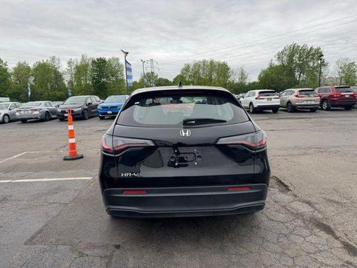 Crystal Black Pearl 2024 Honda HR-V LX