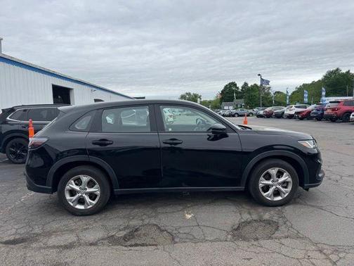 Crystal Black Pearl 2024 Honda HR-V LX