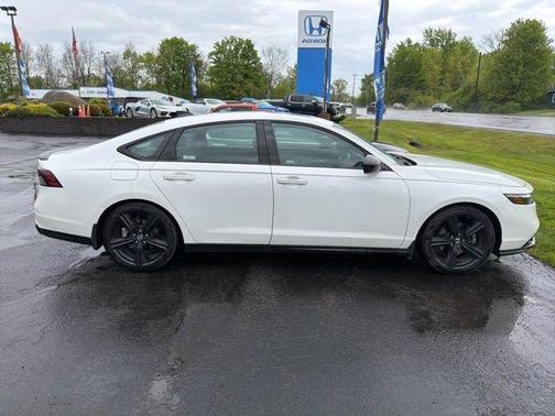 Platinum White Pearl 2023 Honda Accord Hybrid Sport-L