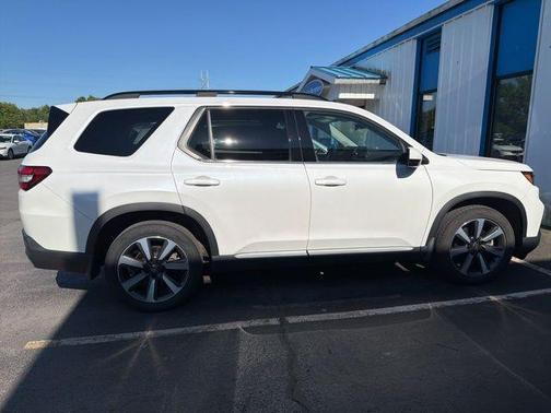 Platinum White Pearl 2023 Honda Pilot Touring