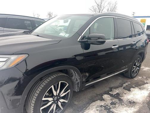 2022 Honda Pilot Touring 8-Passenger