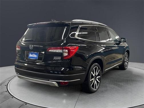 2022 Honda Pilot Touring 8-Passenger