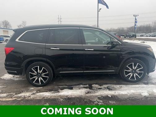 2022 Honda Pilot Touring 8-Passenger