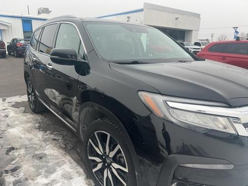 2022 Honda Pilot Touring 8-Passenger