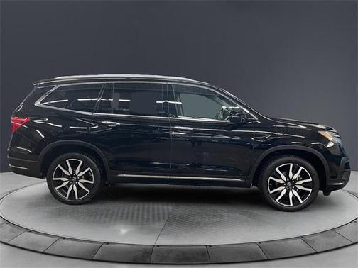 2022 Honda Pilot Touring 8-Passenger