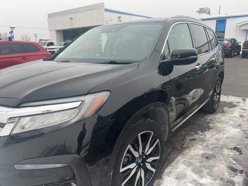 2022 Honda Pilot Touring 8-Passenger