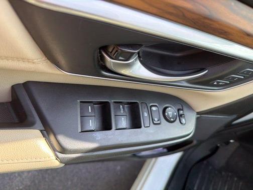 Platinum White Pearl 2019 Honda CR-V Touring