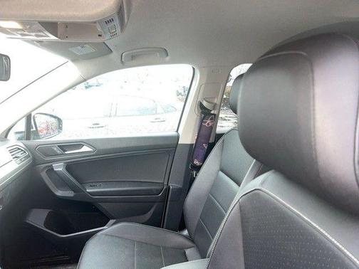 Pure White 2021 Volkswagen Tiguan 2.0T SE