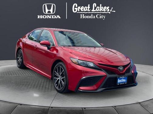 Supersonic Red / Midnight Black Metallic 2023 Toyota Camry SE