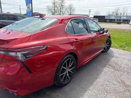 Supersonic Red / Midnight Black Metallic 2023 Toyota Camry SE