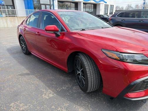 Supersonic Red / Midnight Black Metallic 2023 Toyota Camry SE