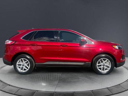 Rapid Red Metallic Tinted Clearcoat 2024 Ford Edge SEL