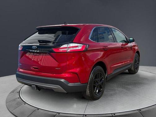 Rapid Red Metallic Tinted Clearcoat 2024 Ford Edge SEL