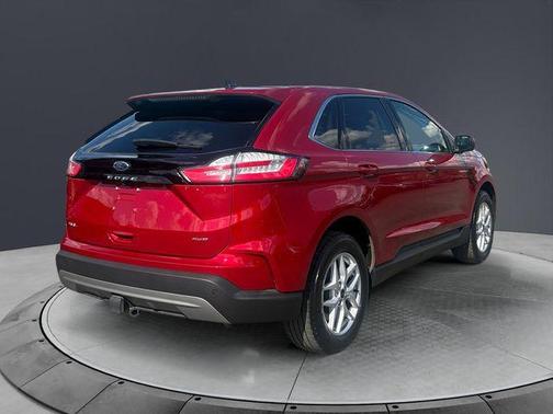 Rapid Red Metallic Tinted Clearcoat 2024 Ford Edge SEL