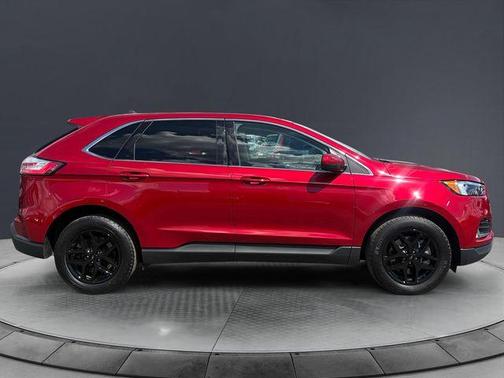 Rapid Red Metallic Tinted Clearcoat 2024 Ford Edge SEL
