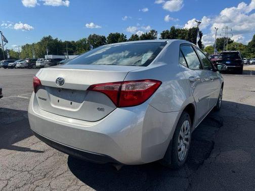 Classic Silver Metallic 2018 Toyota Corolla LE