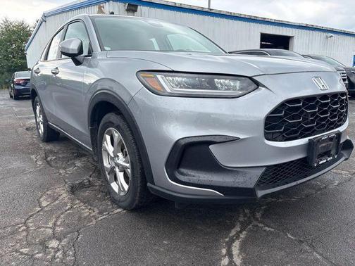 Lunar Silver Metallic 2025 Honda HR-V LX