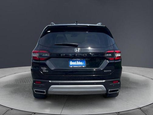 Crystal Black Pearl 2023 Honda Pilot Touring