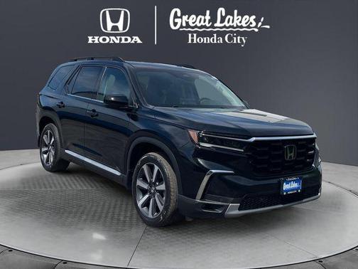 Crystal Black Pearl 2023 Honda Pilot Touring