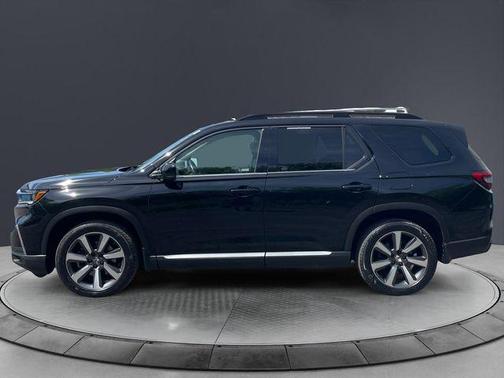 Crystal Black Pearl 2023 Honda Pilot Touring