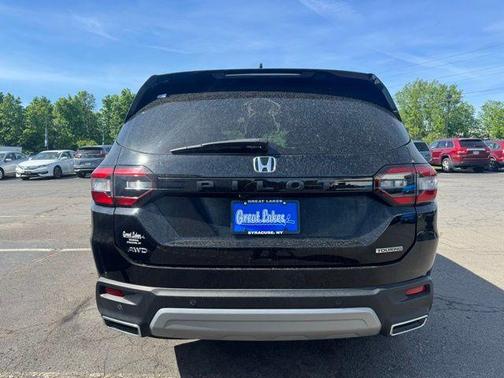 Crystal Black Pearl 2023 Honda Pilot Touring