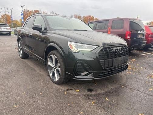 2022 Audi Q3 45 S line Premium