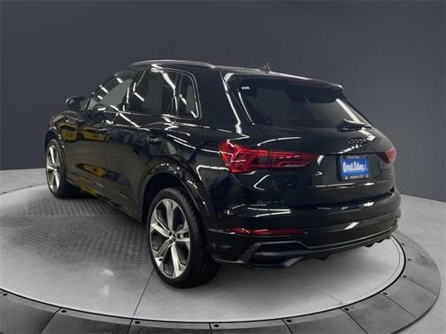 2022 Audi Q3 45 S line Premium