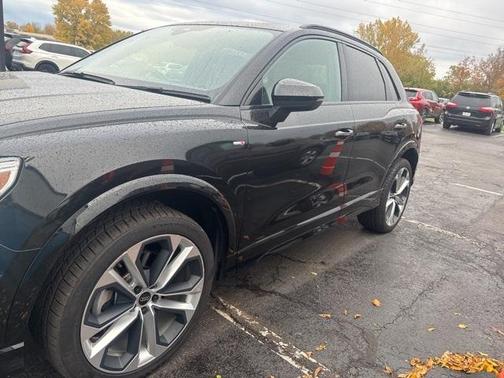 2022 Audi Q3 45 S line Premium