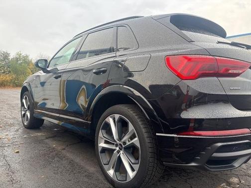 2022 Audi Q3 45 S line Premium