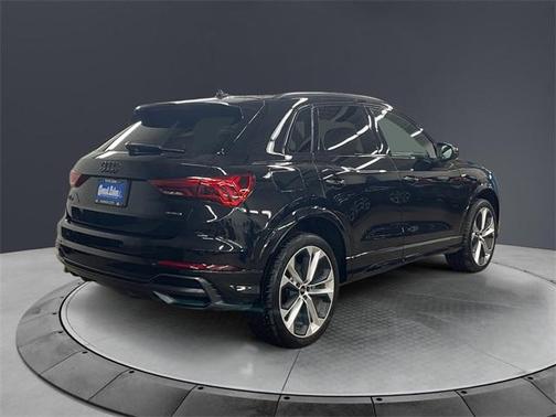2022 Audi Q3 45 S line Premium
