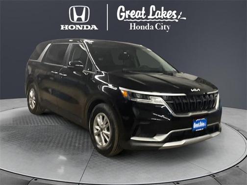 2024 Kia Carnival LX