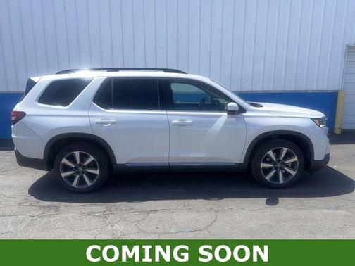 Platinum White Pearl 2023 Honda Pilot Touring