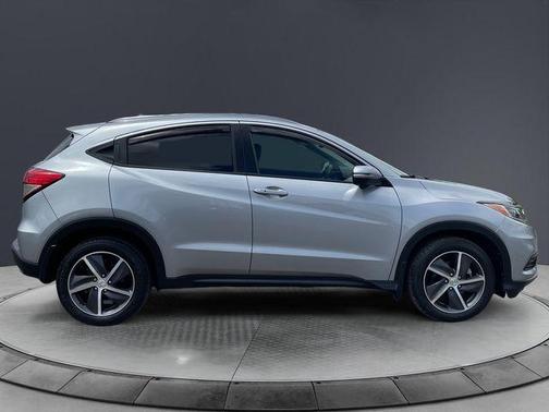 Lunar Silver Metallic 2022 Honda HR-V EX