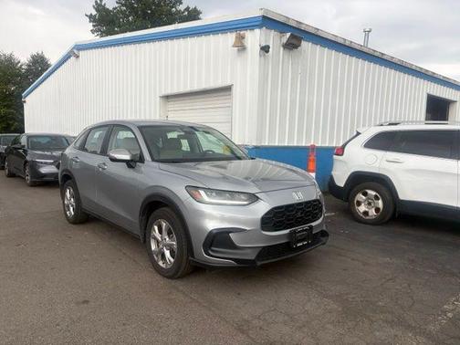 Lunar Silver Metallic 2025 Honda HR-V LX