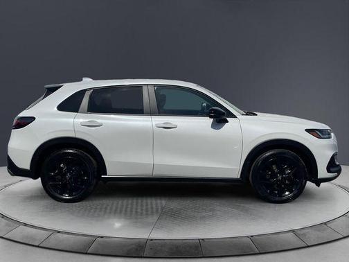 Platinum White Pearl 2025 Honda HR-V Sport