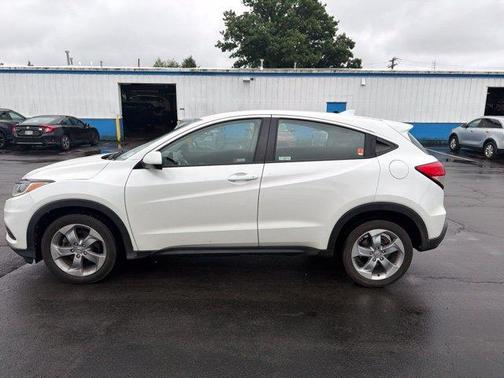 Platinum White Pearl 2020 Honda HR-V LX