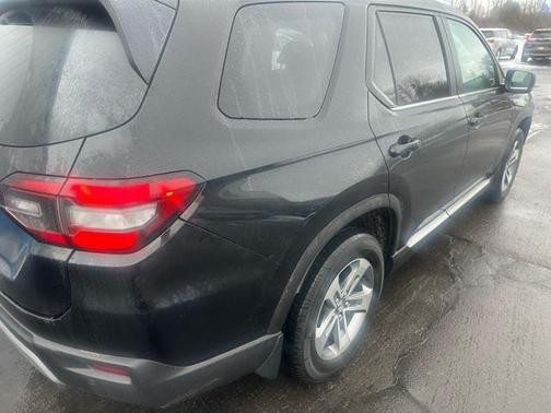 2023 Honda Pilot EX-L 8-Passenger