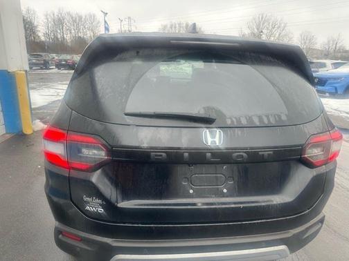 2023 Honda Pilot EX-L 8-Passenger