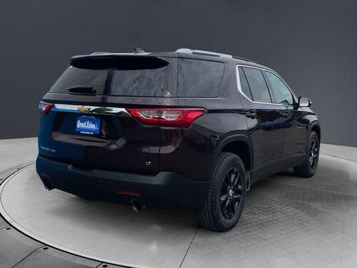 Black Currant Metallic 2018 Chevrolet Traverse LT Cloth