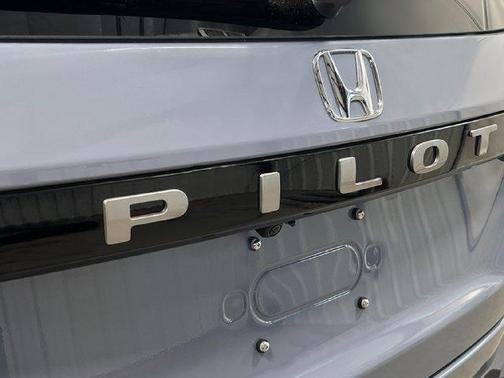 Sonic Gray Pearl 2026 Honda Pilot EX-L