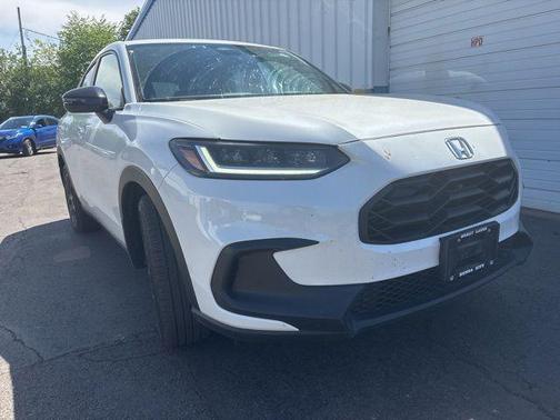 Platinum White Pearl 2025 Honda HR-V Sport