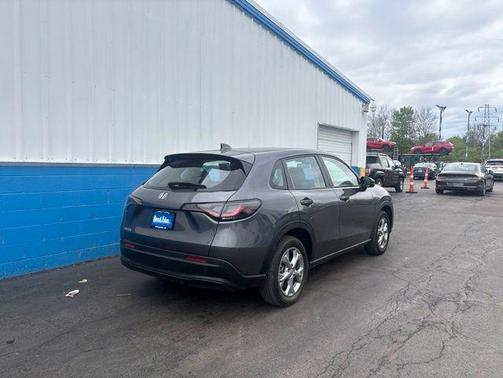Modern Steel Metallic 2025 Honda HR-V LX